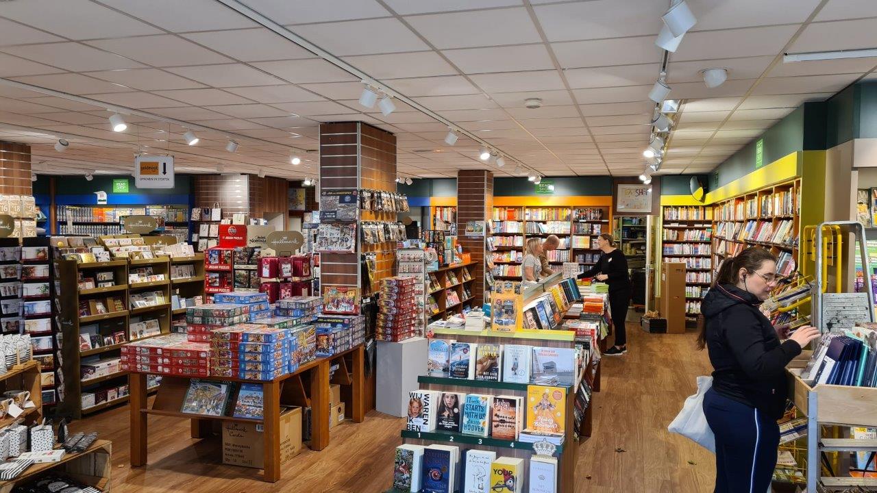 Readshop IJmuiden van binnen