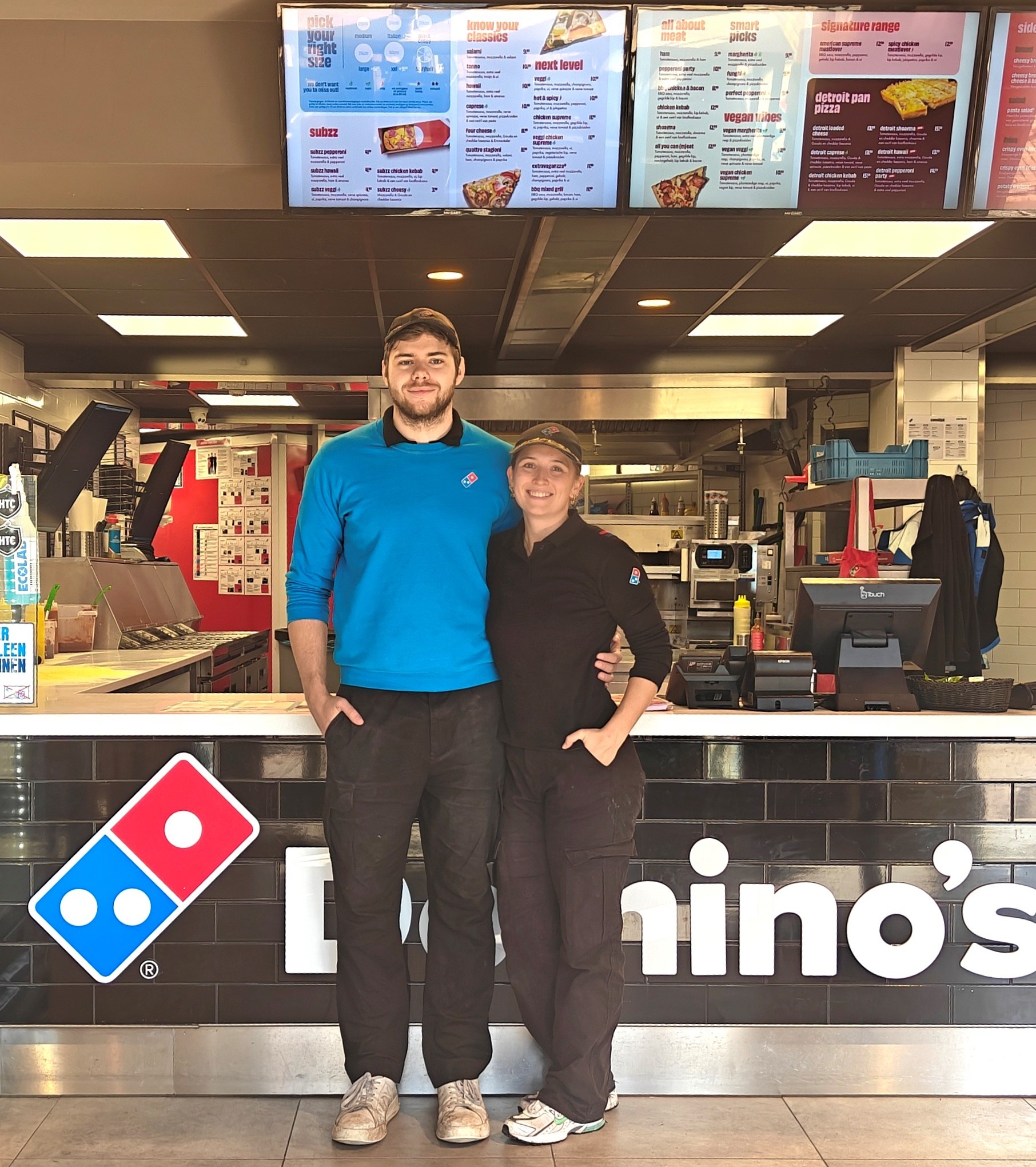 Wilco en Laurian bij hun Domino's Pizza Franchise vestiging