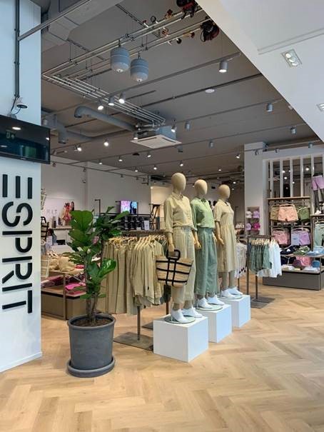 Coördineren royalty Inwoner Esprit opent nieuwe franchise winkel in Tilburg | Franchise Plus