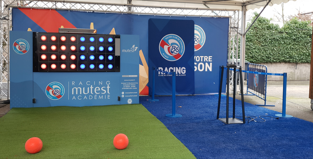 Voetballen tegen de Digiwand