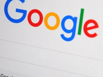 Google-logo met zoekbalk op een computerscherm, symbool voor online zoekmogelijkheden en advertenties.