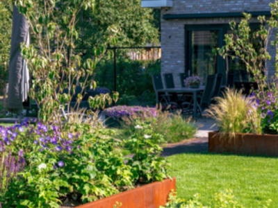 tuin met een huis