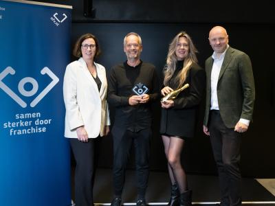 Charlotte Oude Reimer, directeur NFV – Dimitri Last, eigenaar Hizi Hair – Barbara Gobius du Sart, Franchisedirecteur Hizi Hair – Boris van der Ham, voorzitter NFV