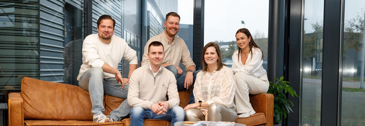 Heroes of Tomorrow team op bank
